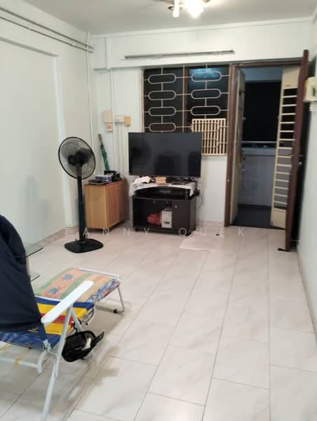172 Ang Mo Kio Avenue 4, 172 Ang Mo Kio Avenue 4, Room Rental, 100 sqft, HDB Flat For Rent, by Tanny Quek, 500147551 - Living Room - PropertyGuru.com.sg