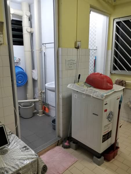 172 Ang Mo Kio Avenue 4, 172 Ang Mo Kio Avenue 4, Room Rental, 100 sqft, HDB Flat For Rent, by Tanny Quek, 500147551 - Bathroom - PropertyGuru.com.sg