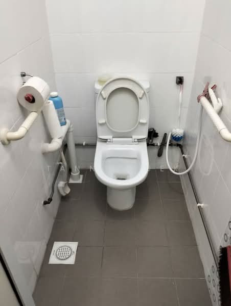 172 Ang Mo Kio Avenue 4, 172 Ang Mo Kio Avenue 4, Room Rental, 100 sqft, HDB Flat For Rent, by Tanny Quek, 500147551 - Bathroom - PropertyGuru.com.sg