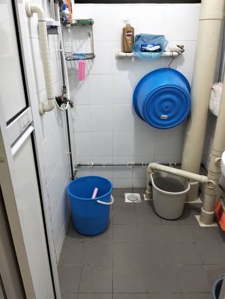 172 Ang Mo Kio Avenue 4, 172 Ang Mo Kio Avenue 4, Room Rental, 100 sqft, HDB Flat For Rent, by Tanny Quek, 500147551 - Bathroom - PropertyGuru.com.sg