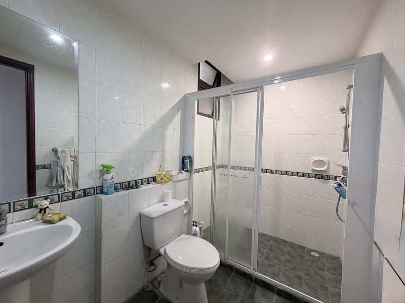 Seletaris, 509 Sembawang Road, 4 Bedrooms, 1,647 sqft, Condominium For Rent, by Roxine Ang, 500147567 - Bathroom - PropertyGuru.com.sg