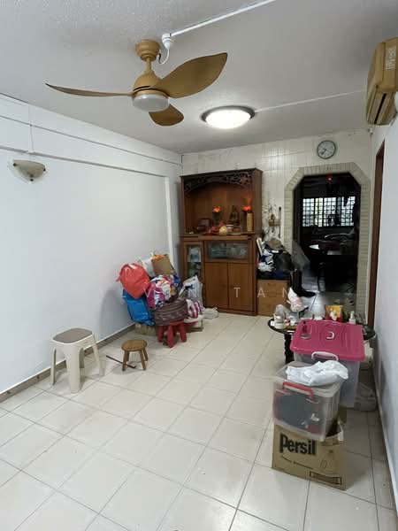 223 Serangoon Avenue 4, 223 Serangoon Avenue 4, 2 Bedrooms, 721 sqft, HDB Flat For Sale, by Alvin Tan, 500147569 - Living Room - PropertyGuru.com.sg