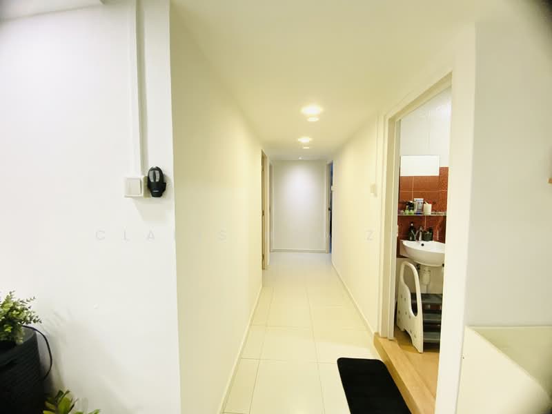 510 Serangoon North Avenue 4, 510 Serangoon North Avenue 4, 3 Bedrooms, 1,313 sqft, HDB Flat For Sale, by Claris Hoo Ziyi, 500147574 - Corridor - PropertyGuru.com.sg