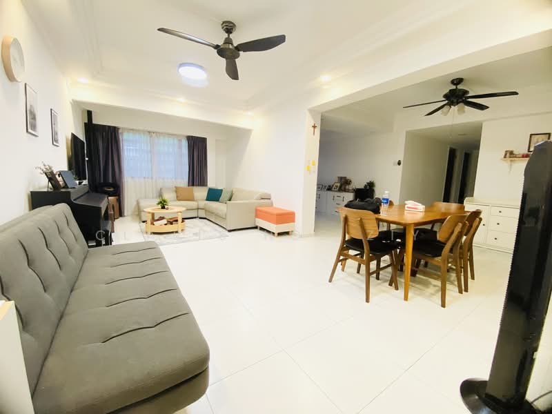 510 Serangoon North Avenue 4, 510 Serangoon North Avenue 4, 3 Bedrooms, 1,313 sqft, HDB Flat For Sale, by Claris Hoo Ziyi, 500147574 - Living Room - PropertyGuru.com.sg