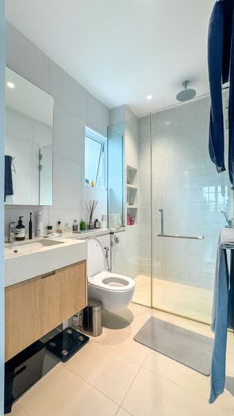 Le Wood, 23 Hindhede Drive, 2 Bedrooms, 1,238 sqft, Condominium For Rent, by Joel Wee, 500147596 - Bathroom - PropertyGuru.com.sg