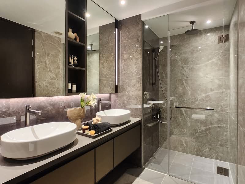 Tembusu Grand, 94 Jalan Tembusu, 5 Bedrooms, 2,691 sqft, Condominium For Sale, by Brandon Koh, 500147598 - Junior Master Bathroom - PropertyGuru.com.sg