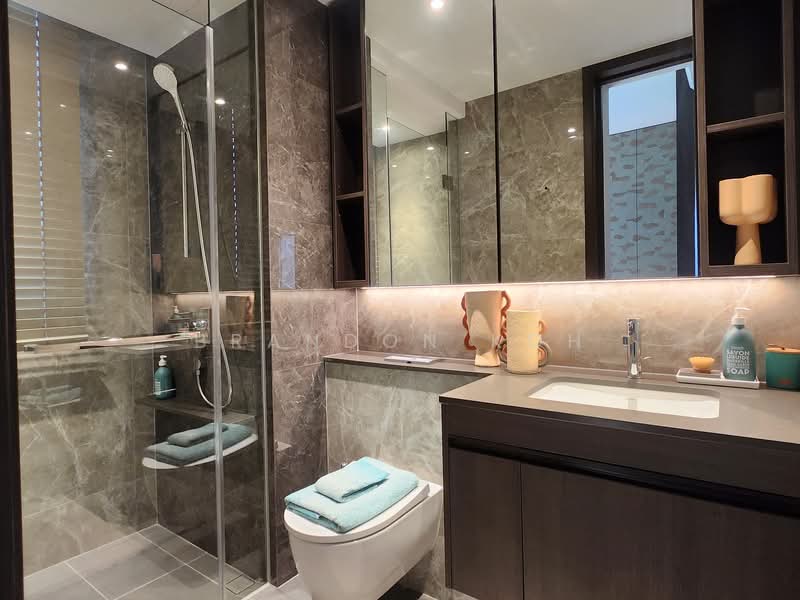 Tembusu Grand, 94 Jalan Tembusu, 5 Bedrooms, 2,691 sqft, Condominium For Sale, by Brandon Koh, 500147598 - Bathroom attached Bedroom 3 - PropertyGuru.com.sg