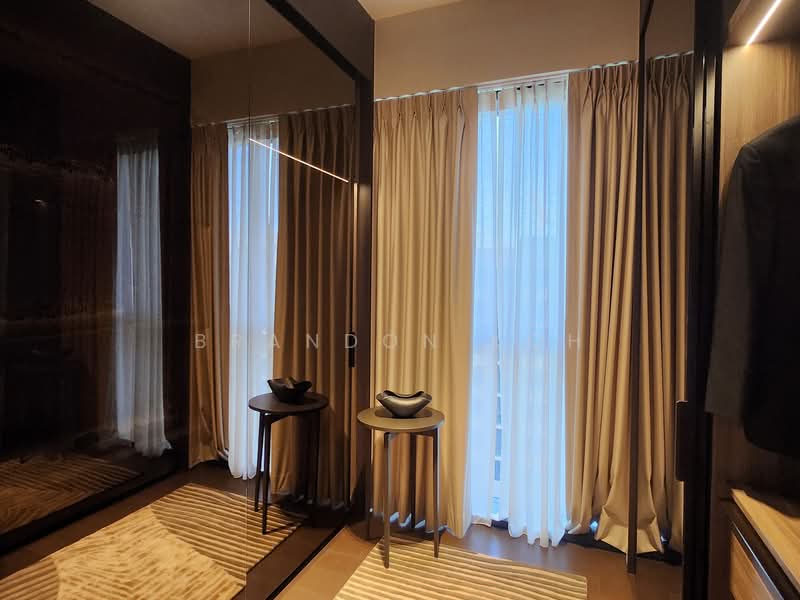 Tembusu Grand, 94 Jalan Tembusu, 5 Bedrooms, 2,691 sqft, Condominium For Sale, by Brandon Koh, 500147598 - Master Walkin wardrobe - PropertyGuru.com.sg