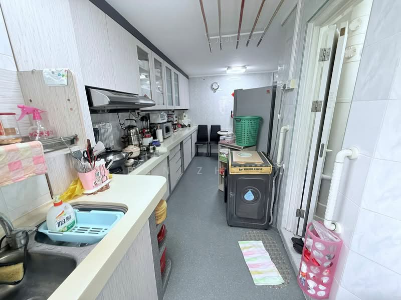202 Yishun Street 21, 202 Yishun Street 21, 2 Bedrooms, 764 sqft, HDB Flat For Sale, by Ben Zhou, 500147600 - Kitchen - PropertyGuru.com.sg