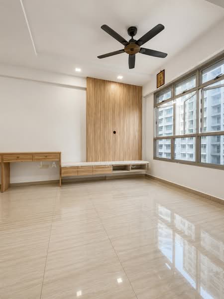 523B Tampines Central 7, 523B Tampines Central 7, 1 Bedroom, 506 sqft, HDB Flat For Sale, by Jasper Chan, 500147605 - Living Room - PropertyGuru.com.sg