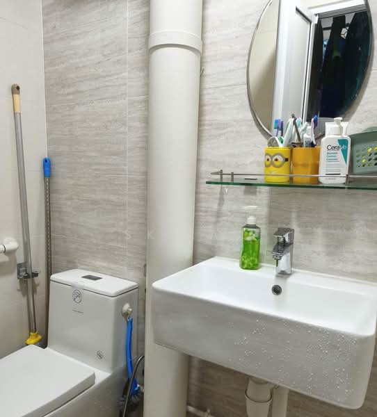 940 Jurong West Street 91, 940 Jurong West Street 91, 3 Bedrooms, 1,120 sqft, HDB Flat For Sale, by SK Lam, 500147606 - Bathroom - PropertyGuru.com.sg