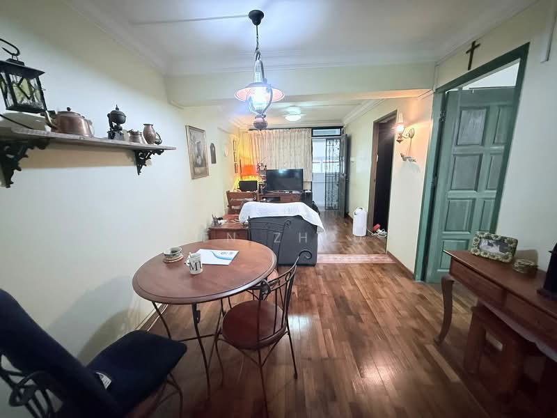 12 Holland Avenue, 12 Holland Avenue, 2 Bedrooms, 700 sqft, HDB Flat For Sale, by Ben Zhou, 500147618 - Living Room - PropertyGuru.com.sg