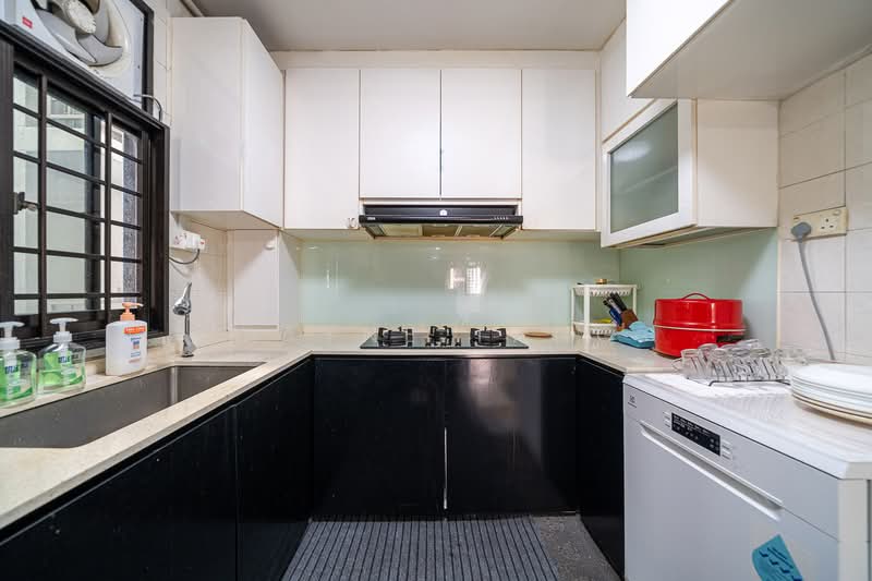 339A Sembawang Close, 339A Sembawang Close, 4 Bedrooms, 1,195 sqft, HDB Flat For Sale, by Wayne Tang, 500147631 - Kitchen - PropertyGuru.com.sg