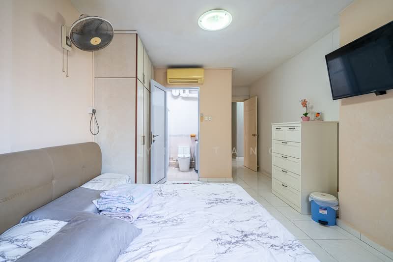339A Sembawang Close, 339A Sembawang Close, 4 Bedrooms, 1,195 sqft, HDB Flat For Sale, by Wayne Tang, 500147631 - Bedroom - PropertyGuru.com.sg