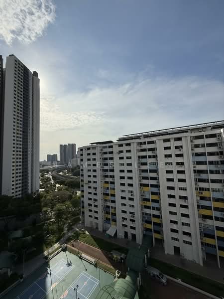 411 Commonwealth Avenue West, 411 Commonwealth Avenue West, 3 Bedrooms, 1,044 sqft, HDB Flat For Sale, by James Lee, 500147646 - Exterior - PropertyGuru.com.sg