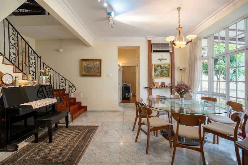 Brighton Crescent, Brighton Crescent, 5 Bedrooms, 4,000 sqft, Semi-Detached House For Sale, by Nelson Lim, 500147647 - Dining - PropertyGuru.com.sg