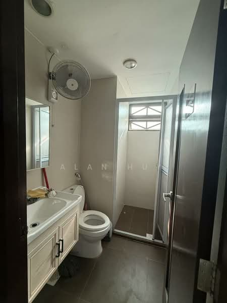 The Anchorage, 370 Alexandra Road, Room Rental, 200 sqft, Condominium For Rent, by Alan Huy, 500147652 - Bathroom - PropertyGuru.com.sg