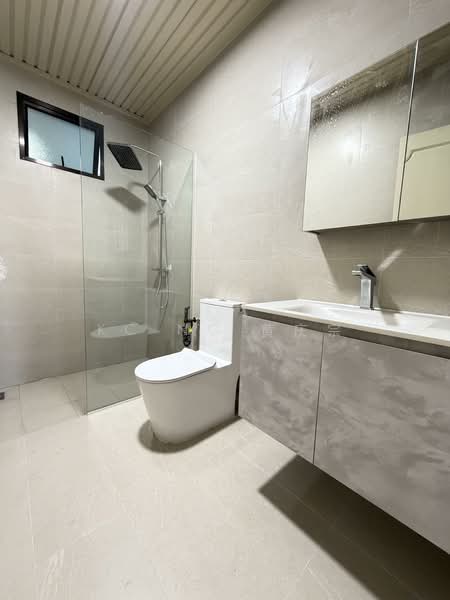Jalan Seni, Capitol Park, , 5 Bedrooms, 4,401 sqft, Semi-Detached House For Rent, by KC Ng 黄庆宗, 500147657 - Bathroom - PropertyGuru.com.sg