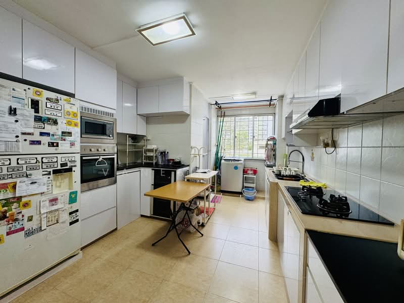 221 Simei Street 4, 221 Simei Street 4, 4 Bedrooms, 1,313 sqft, HDB Flat For Sale, by Vanessa Lim, 500147666 - Kitchen - PropertyGuru.com.sg