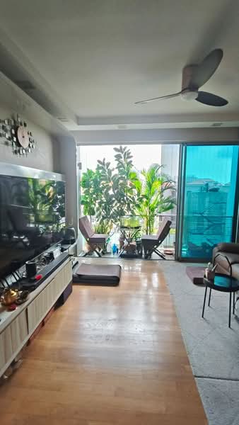 Ferraria Park Condo, 24 Flora Drive, 2 Bedrooms, 1,023 sqft, Condominium For Sale, by Joseph Tan, 500147673 - Living Room - PropertyGuru.com.sg