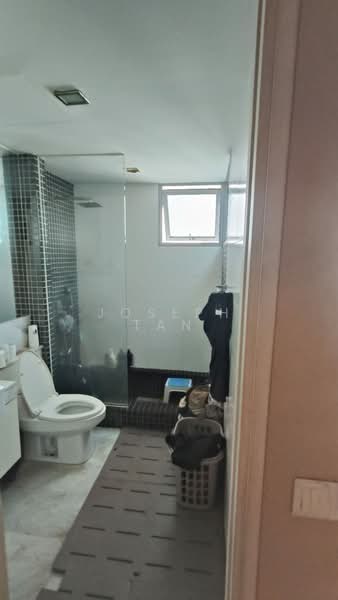 Ferraria Park Condo, 24 Flora Drive, 2 Bedrooms, 1,023 sqft, Condominium For Sale, by Joseph Tan, 500147673 - Bathroom - PropertyGuru.com.sg