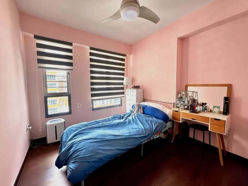 682B Edgedale Plains, 682B Edgedale Plains, 3 Bedrooms, 1,001 sqft, HDB Flat For Sale, by Dawn Tan, 500147675 - Common Room - PropertyGuru.com.sg