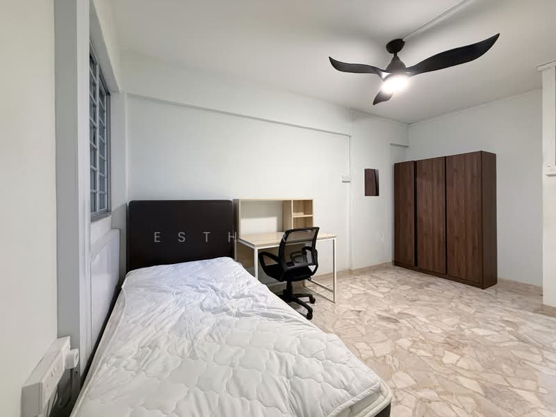 706 Clementi West Street 2, 706 Clementi West Street 2, 2 Bedrooms, 732 sqft, HDB Flat For Rent, by Esther Tan, 500147682 - Bedroom - PropertyGuru.com.sg