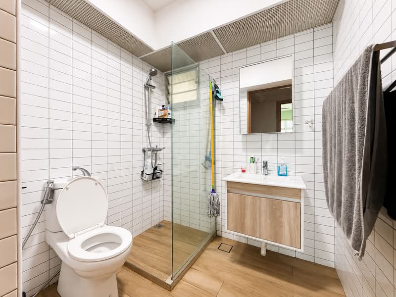 422B Northshore Drive, 422B Northshore Dr, 3 Bedrooms, 1,001 sqft, HDB Flat For Sale, by Adira Deng, 500147687 - Bathroom - PropertyGuru.com.sg