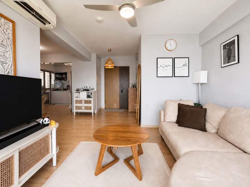422B Northshore Dr, 422B Northshore Dr, 3 Bedrooms, 1,001 sqft, HDB Flat For Sale, by Adira Deng, 500147687 - Living Room - PropertyGuru.com.sg
