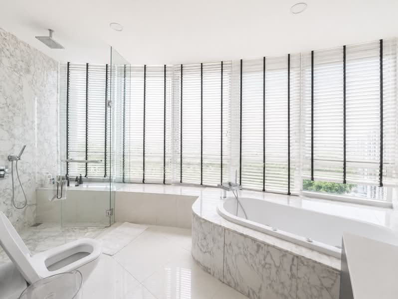 Cliveden at Grange, 100 Grange Road, 4 Bedrooms, 2,842 sqft, Condominium For Rent, by Avril Bin, 500147715 - Bathroom - PropertyGuru.com.sg