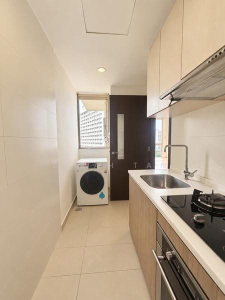 Lake Life, 4 Tao Ching Road, Boon Lay / Jurong / Tuas, 2 Bedrooms, 743 sqft, Executive Condominium For Sale, by Sarah Tan, 500147725 - Kitchen - PropertyGuru.com.sg