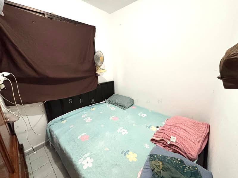 22 Bedok South Avenue 1, 22 Bedok South Avenue 1, 2 Bedrooms, 785 sqft, HDB Flat For Sale, by Shawn Tan, 500147731 - Bedroom - PropertyGuru.com.sg