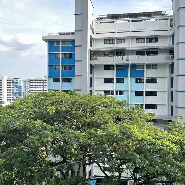 414 Ang Mo Kio Avenue 10, 414 Ang Mo Kio Avenue 10, Room Rental, 120 sqft, HDB Flat For Rent, by Ling Chua, 500147734 - Exterior - PropertyGuru.com.sg