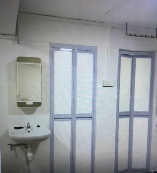 67 Kallang Bahru, 67 Kallang Bahru, 2 Bedrooms, 750 sqft, HDB Flat For Rent, by Lawrence Loh, 500147748 - Bathroom - PropertyGuru.com.sg