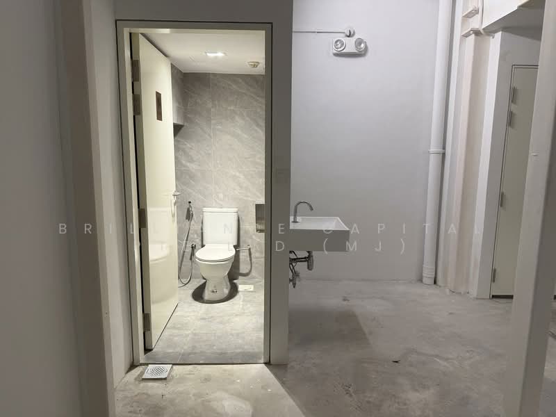 30,31 North Canal, , 1,934 sqft, Food & Beverage For Rent, by MJ ZHUO, 500147750 - Bathroom - CommercialGuru.com.sg