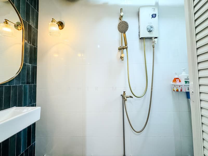364 Yishun Ring Road, 364 Yishun Ring Road, 4 Bedrooms, 1,561 sqft, HDB Flat For Sale, by Shahir Majid, 500147751 - Bathroom - PropertyGuru.com.sg