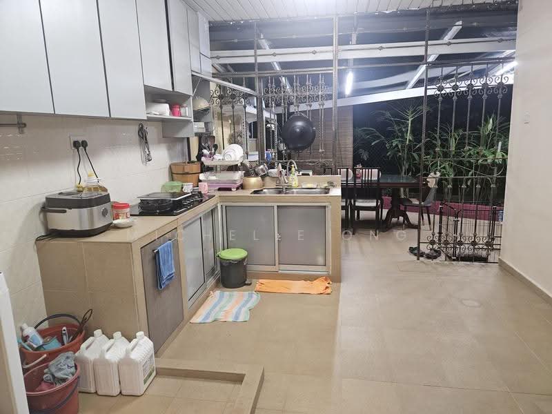 Sunrise Way / Sunrise Lane / Sunrise Drive / Sunrise Villa, Seletar / Yio Chu Kang, 4 Bedrooms, 2,800 sqft, Terraced House For Sale, by Michelle Ong, 500147754 - Kitchen - PropertyGuru.com.sg