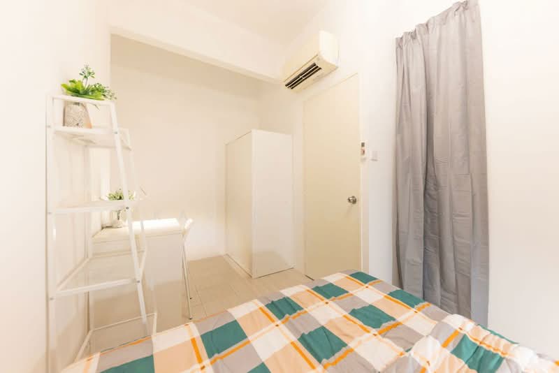 Spanish Village, 60 Farrer Road, 2 Bedrooms, 786 sqft, Condominium For Sale, by Kavin Kuah, 500147757 - Bedroom - PropertyGuru.com.sg