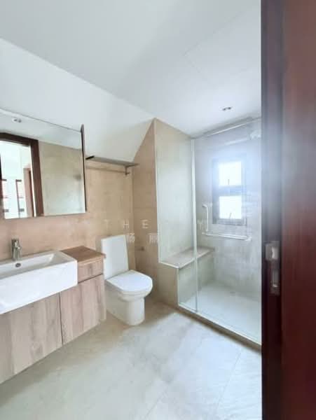 Eleven @ Holland, 11 Holland Link, 5 Bedrooms, 3,735 sqft, Cluster House For Sale, by Anthea Yeo 杨丽娇, 500147758 - Bathroom - PropertyGuru.com.sg