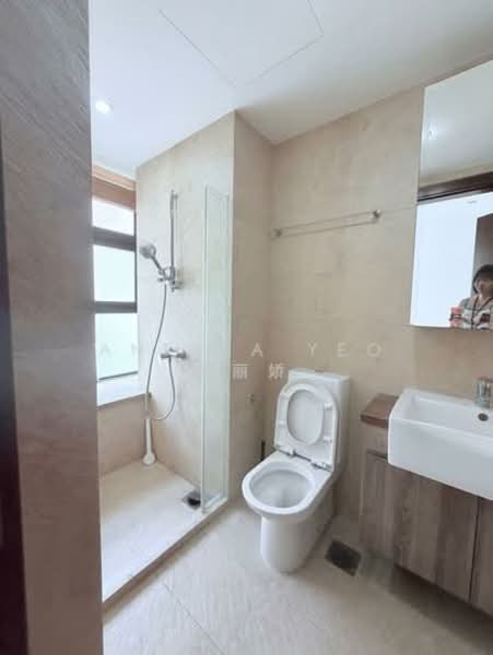 Eleven @ Holland, 11 Holland Link, 5 Bedrooms, 3,735 sqft, Cluster House For Sale, by Anthea Yeo 杨丽娇, 500147758 - Bathroom - PropertyGuru.com.sg