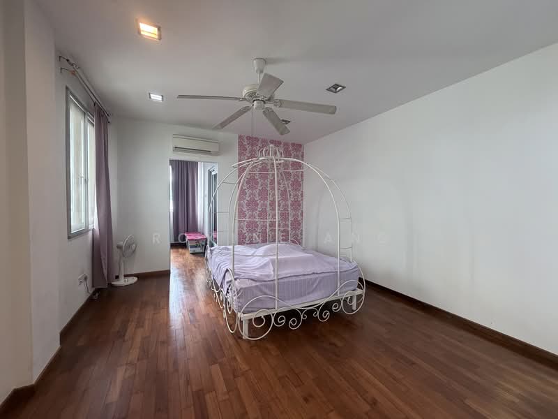D20 Freehold Detached Near St.Nicholas Girls School | Mayflower MRT, Upper Thomson Rd, Jalan Chengam, Jalan Menarong, Jalan Rukam, 7 Bedrooms, 4,659 sqft, Detached House For Sale, by Roxine Ang, 500147788 - Bedroom - PropertyGuru.com.sg