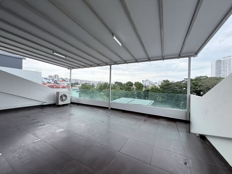 D20 Freehold Detached Near St.Nicholas Girls School | Mayflower MRT, Upper Thomson Rd, Jalan Chengam, Jalan Menarong, Jalan Rukam, 7 Bedrooms, 4,659 sqft, Detached House For Sale, by Roxine Ang, 500147788 - Balcony - PropertyGuru.com.sg