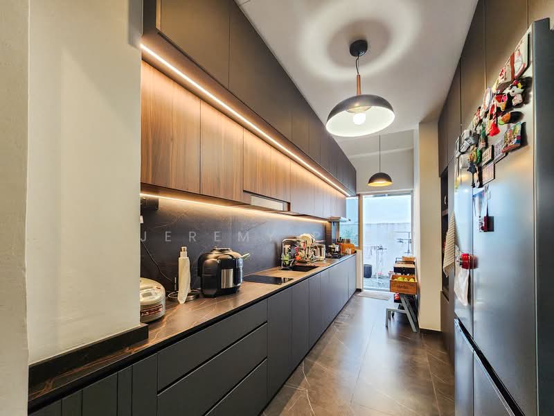 Renovated Corner Terrace in Serangoon Garden Estate, Serangoon Garden Way, Lorong Chuan, Yio Chu Kang,, 6 Bedrooms, 3,500 sqft, Corner Terrace For Sale, by Jeremy Pher, 500147794 - Kitchen - PropertyGuru.com.sg