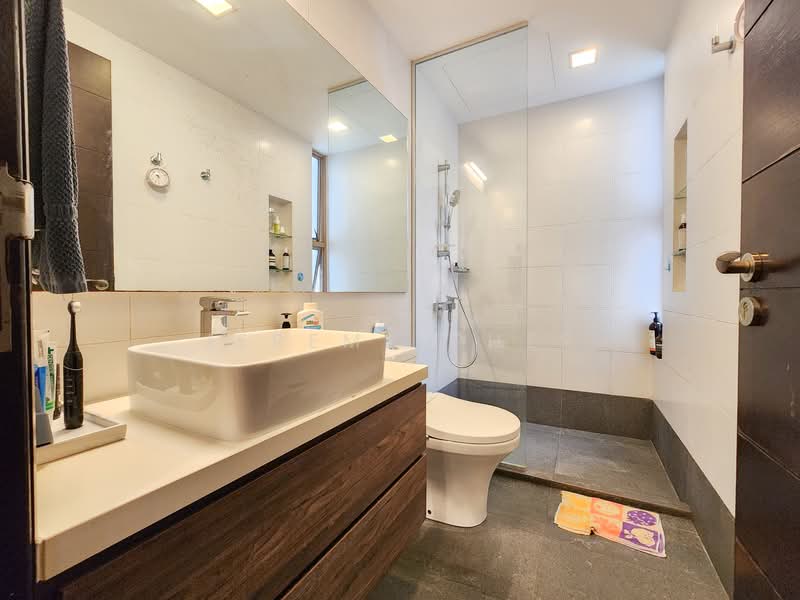 Renovated Corner Terrace in Serangoon Garden Estate, Serangoon Garden Way, Lorong Chuan, Yio Chu Kang,, 6 Bedrooms, 3,500 sqft, Corner Terrace For Sale, by Jeremy Pher, 500147794 - Bathroom - PropertyGuru.com.sg