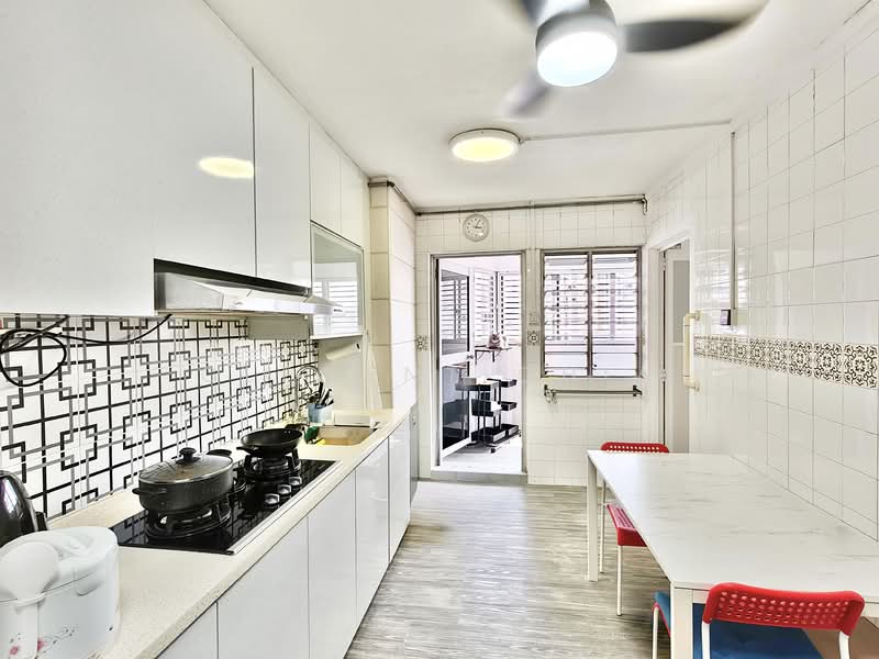 321 Woodlands Street 32, 321 Woodlands Street 32, 3 Bedrooms, 980 sqft, HDB Flat For Sale, by Clement Chia, 500147795 - Kitchen - PropertyGuru.com.sg