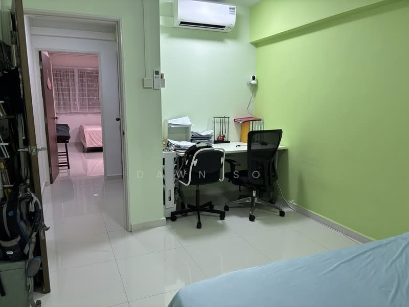 724 Jurong West Street 72, 724 Jurong West Street 72, 3 Bedrooms, 1,119 sqft, HDB Flat For Sale, by Dawn So, 500147802 - Bedroom - PropertyGuru.com.sg