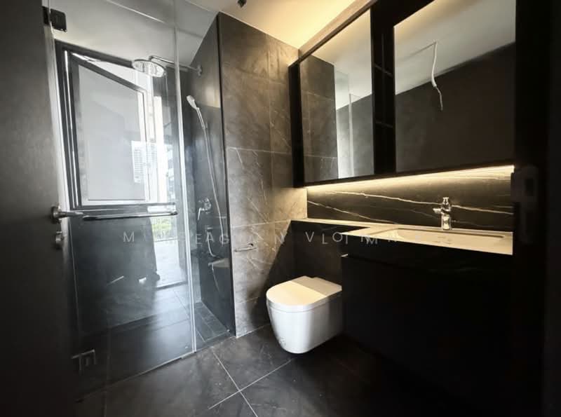 Hyll on Holland, 89 Holland Road, 2 Bedrooms, 700 sqft, Condominium For Sale, by Megan Yvonne, 500147835 - Bathroom - PropertyGuru.com.sg