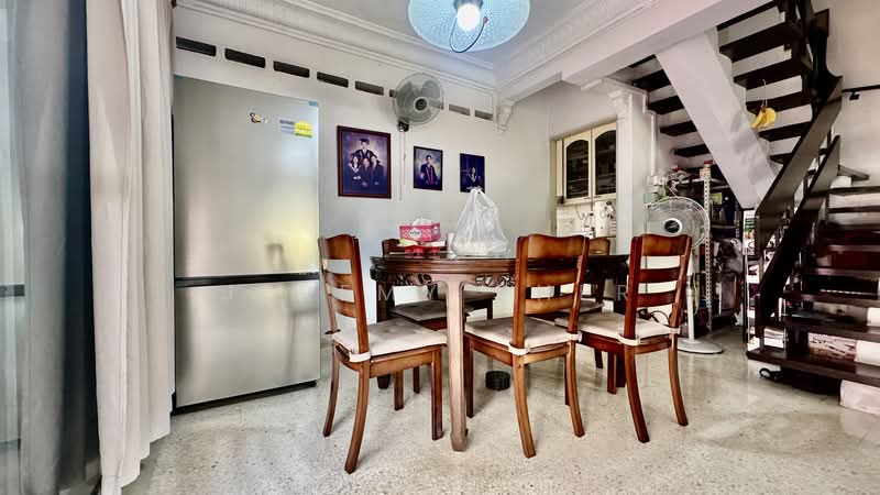 Huge Corner Terrace Near MRT, Ideal for Rebuild. Squarish Land Plot!, Li Hwan Drive, Lorong Chuan, Serangoon Garden, Tai Hwan Heights, 4 Bedrooms, 2,500 sqft, Corner Terrace For Sale, by Jeremy Pher, 500147836 - Dining Room - PropertyGuru.com.sg