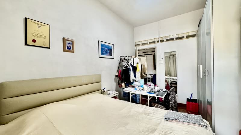 Huge Corner Terrace Near MRT, Ideal for Rebuild. Squarish Land Plot!, Li Hwan Drive, Lorong Chuan, Serangoon Garden, Tai Hwan Heights, 4 Bedrooms, 2,500 sqft, Corner Terrace For Sale, by Jeremy Pher, 500147836 - Bedroom - PropertyGuru.com.sg