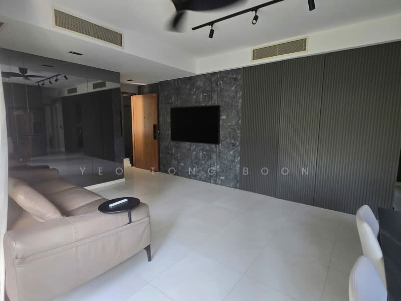 Cairnhill Residences, 33 Cairnhill Circle, 3 Bedrooms, 1,174 sqft, Apartment For Sale, by Yeo Tong Boon, 500147837 - Living Room - PropertyGuru.com.sg